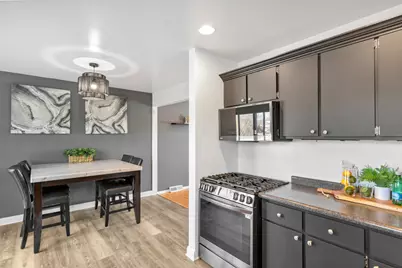 1809 Maplewood Court, Lindenhurst, IL 60046 - Photo 9