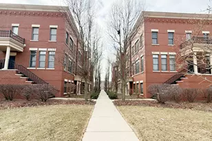 162 Festival Ct, Elgin, IL 60120 - Photo 3