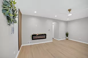 525 N Springfield Ave, Chicago, IL 60624 - Photo 5