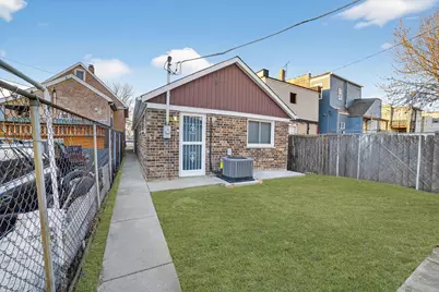 525 N Springfield Avenue, Chicago, IL 60624 - Photo 13