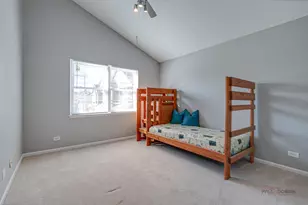 384 Bentley Pl, Buffalo Grove, IL 60089 - Photo 23