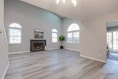 384 Bentley Place, Buffalo Grove, IL 60089 - Photo 3