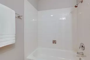 384 Bentley Pl, Buffalo Grove, IL 60089 - Photo 25