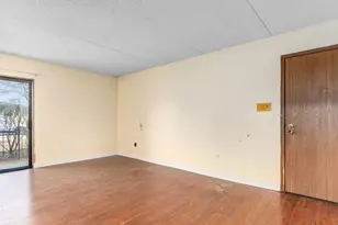 500 Valley Dr, Naperville, IL 60563 - Photo 3