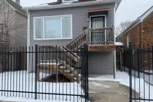 8520 S Kingston Ave, Chicago, IL 60617 - Photo 1