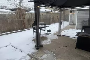 8520 S Kingston Ave, Chicago, IL 60617 - Photo 27