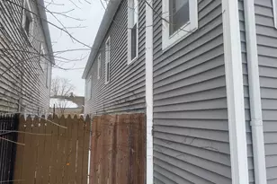 8520 S Kingston Ave, Chicago, IL 60617 - Photo 31