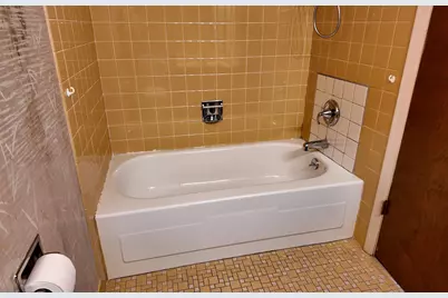 5 E Carriageway Drive #201, Hazel Crest, IL 60429 - Photo 23