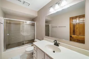 6N777 Palomino Dr, Saint Charles, IL 60175 - Photo 17