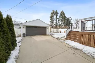 1908 Sunnyside Ave, Westchester, IL 60154 - Photo 21