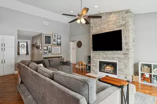 469 Pheasant Rdg Rd, Lake Zurich, IL 60047 - Photo 11