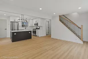 5831 W 81st Pl, Burbank, IL 60459 - Photo 9