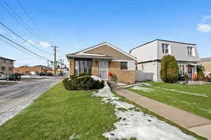 7852 Neenah Ave, Burbank, IL 60459 - Photo 3