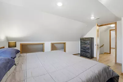 5533 N Menard Avenue, Chicago, IL 60630 - Photo 15