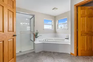 2503 Bayhill Ct, Aurora, IL 60503 - Photo 35