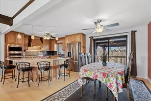 906 E Streamwood Blvd, Streamwood, IL 60107 - Photo 7