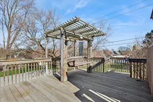 906 E Streamwood Blvd, Streamwood, IL 60107 - Photo 33