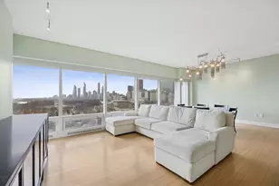 340 E Randolph St, Chicago, IL 60601 - Photo 3