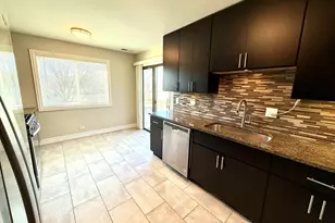 298 Maplewood Ct, Schaumburg, IL 60193 - Photo 3