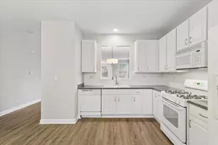 820 Bellevue Cir, Oswego, IL 60543 - Photo 3