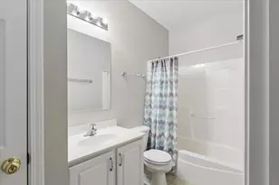 820 Bellevue Cir, Oswego, IL 60543 - Photo 13