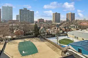 4250 N Marine Dr, Chicago, IL 60613 - Photo 3