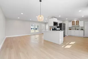 40 Chatham Pl, Montgomery, IL 60538 - Photo 9