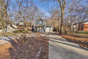 9825 S Wood St, Chicago, IL 60643 - Photo 3