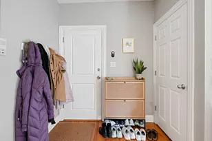 909 W Cornelia Ave, Chicago, IL 60657 - Photo 5