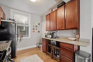 909 W Cornelia Ave, Chicago, IL 60657 - Photo 9