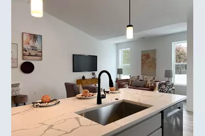 154 S Llanos Street, Cortland, IL 60112 - Photo 5