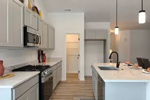 154 S Llanos St, Cortland, IL 60112 - Photo 7