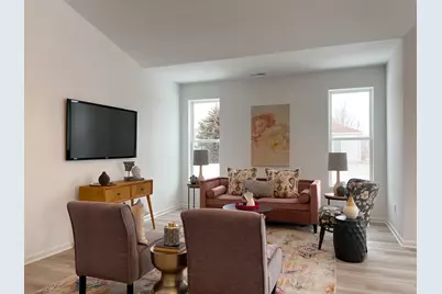 154 S Llanos Street, Cortland, IL 60112 - Photo 3