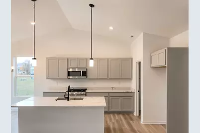 154 S Llanos Street, Cortland, IL 60112 - Photo 39