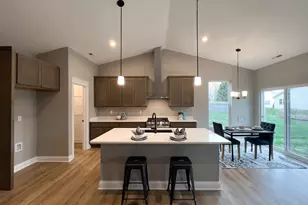 152 S Llanos St, Cortland, IL 60112 - Photo 5