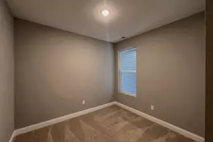 152 S Llanos St, Cortland, IL 60112 - Photo 17