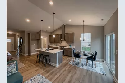 152 S Llanos Street, Cortland, IL 60112 - Photo 3