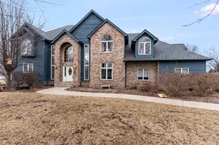 107 W North St, Gardner, IL 60424 - Photo 3