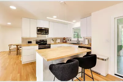 405 Windham Trail, Carpentersville, IL 60110 - Photo 11