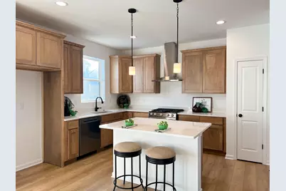 94 W Crabapple Avenue, Cortland, IL 60112 - Photo 5