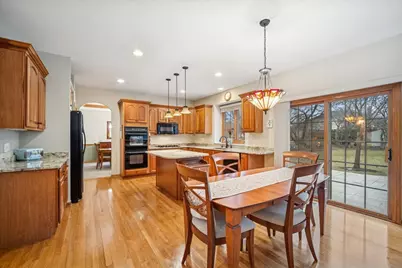 1101 King Edward Avenue, Saint Charles, IL 60174 - Photo 7