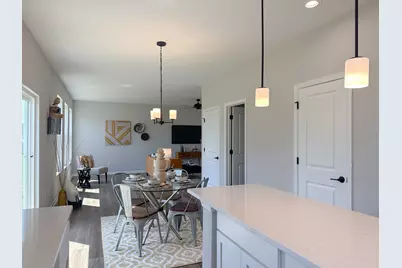 20 W Sandalwood Avenue, Cortland, IL 60112 - Photo 17