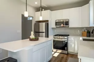 20 W Sandalwood Ave, Cortland, IL 60112 - Photo 5