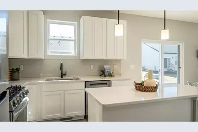 20 W Sandalwood Avenue, Cortland, IL 60112 - Photo 7