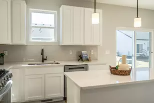 20 W Sandalwood Ave, Cortland, IL 60112 - Photo 7