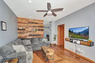 642 W 37th St, Chicago, IL 60609 - Photo 7