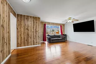 88 W Wayne Pl, Wheeling, IL 60090 - Photo 3