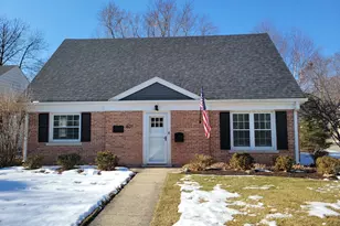 401 S 4th Ave, Libertyville, IL 60048 - Photo 1