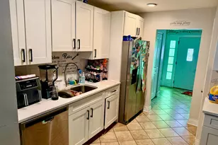 16062 Woodlawn E Ave, South Holland, IL 60473 - Photo 11