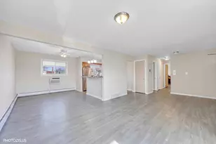 1640 W Sherwin Ave, Chicago, IL 60626 - Photo 3